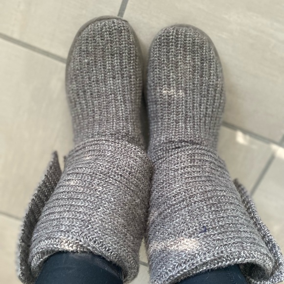 Ugg size 10 cardigan Gray boots - Picture 5 of 6